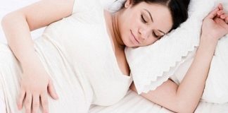 Stress là một hiện tượng phổ biến ở các bà mẹ mang thai nhưng nó không hề đơn giản nếu không có dấu hiệu thuyên giảm. Căng thẳng quá mức sẽ dẫn đến hiện tượng sinh non, mãn tính – không tốt cho thai nhi. Nếu bạn đang ở trong tình trạng này, hãy tham khảo 7 cách làm giảm stress trong quá trình mang thai dưới đây: