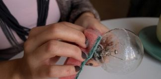 Ý tưởng trang trí quán cafe bằng bóng đèn cực độc