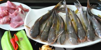 Giản dị cá lăng kho chuối hột - 1