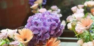 Quá đơn giản để học cách cắm lẵng hoa siêu đẹp tặng thầy cô1