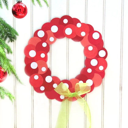 Minnie's Polka-Dot Wreath