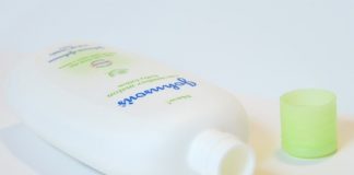 Biến vỏ chai thành giỏ đựng điện thoại