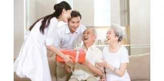 Mệt mỏi khi mẹ chồng nhắc khéo và chê tiền biếu Tết ít