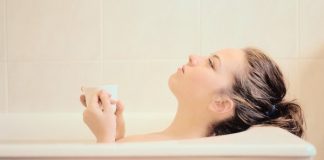 Hướng dẫn cách tắm nước nóng khi trời lạnh 1