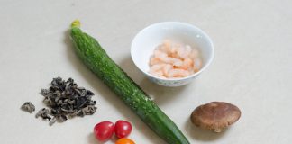 Hướng dẫn làm Salad tôm cho bữa ăn cuối tuần - 1