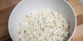 Salad súp lơ trắng lạ miệng - 1