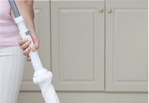 Cách vệ sinh chổi lau nhà thơm tho sạch khuẩn 1