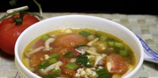 Canh nấm nấu thịt nạc xay và cà chua - 1