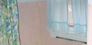 Cải tạo 2 phòng tắm xấu xí, lỗi thời trở nên đẹp và hiện đại 1