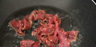 Cách làm miến xào thịt bò ấm bụng cho bữa ăn ngày lạnh4