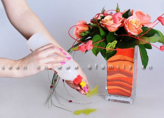 Cách cắm hoa sáng tạo với bình 'hoa hồng trên cát' - 3