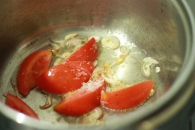 Canh cá nấu dưa chua nóng hổi vừa ăn vừa thổi ngon cơm2