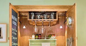 Công ty truyền thông Archi - Sử dụng không gian tủ hiệu quả - Tủ đựng rượu