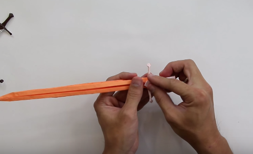 Cách làm kiếm theo phong cách origami cho bé8