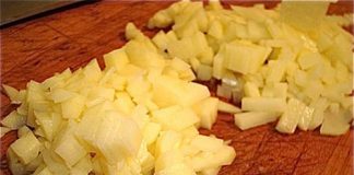 Hướng dẫn làm món trứng tráng khoai tây - 1