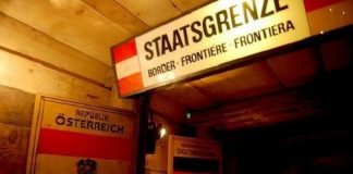 Những cửa khẩu biên giới kì lạ nhất - 1