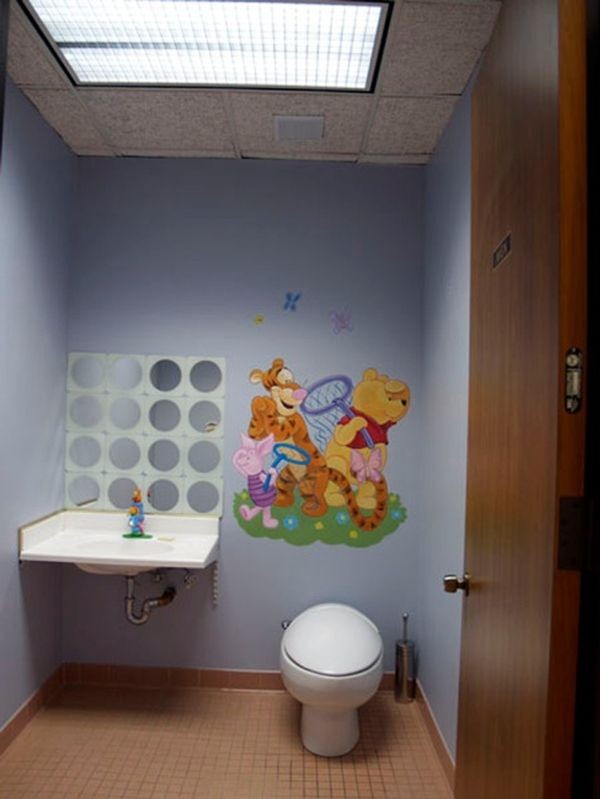 Trang trí phòng tắm đầy màu sắc vui nhộn cho bé 8