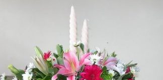 Cách cắm hoa đồng tiền để bàn cho tiền tài liền tay 1