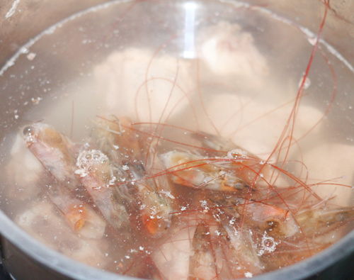 Nấu món cháo tôm sò lông cho bữa sáng nóng hổi - 4