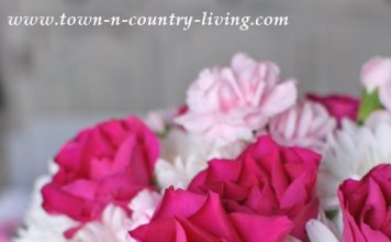 Roses and mums floral arrangement