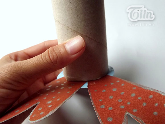 XONG Ngộ nghĩnh cắm bút làm từ… lõi giấy vệ sinh
