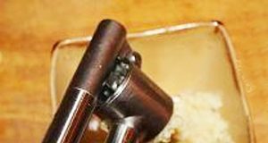 Cách làm sườn nướng tỏi với hương thơm nức khó quên - 1