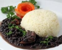 Làm sao để làm món cơm sốt đậu đen? - 1