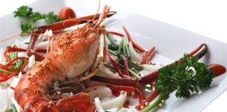 Hấp dẫn tôm càng cháy tiêu 1