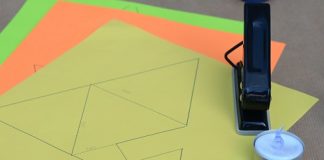 Làm lồng đèn giấy hình tam giác lung linh mà 