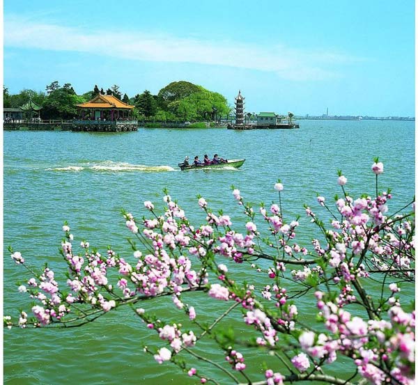 Thư thái dạo thuyền mành quanh Thái Hồ - 11