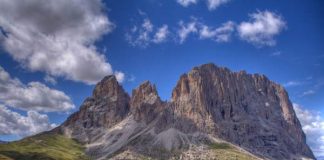 Hoàng hôn trên đỉnh núi tuyết Dolomites - 1