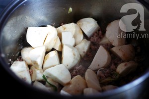 Canh khoai sọ nấu thịt băm giản dị ngon cơm 4