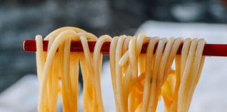 Cách nấu bún bò sốt vang cực ngon không ai nỡ chối từ8