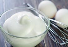 meo-lam-mem-toc-voi-trung-ga-1