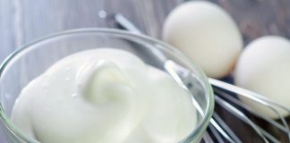 meo-lam-mem-toc-voi-trung-ga-1