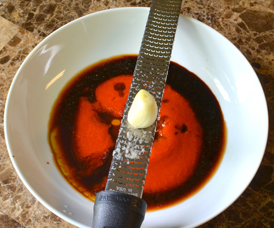 Cách làm tôm cuộn sốt cay ngon mà cực dễ ăn là mê ngay 3