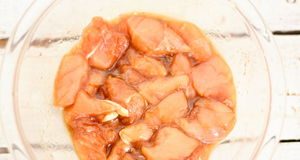 Cách làm món gà rán om vải đổi gió cho bữa cơm gia đình - 1