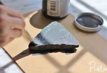 Gắn bảng tên dễ thương cho chậu hoa trong vườn - 1