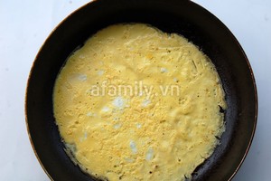 Trứng cuộn tôm lạ miệng ngon cơm 4