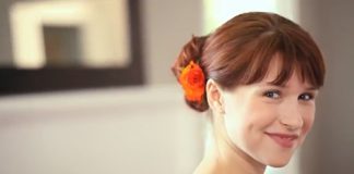 Cách búi tóc Chignon gắn hoa xinh xắn - 13