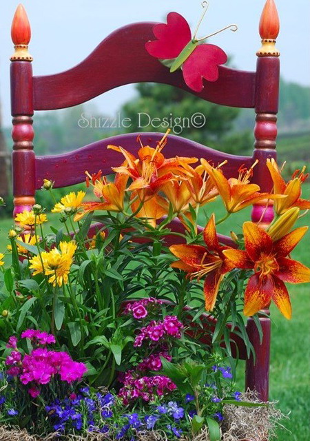 Biến ghế cũ thành bồn hoa rực rỡ | ảnh 10