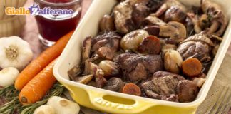 Hướng dẫn làm gà sốt vang ngon miệng  - 1