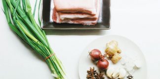 Cách nấu thịt kho tàu chuẩn vị với công thức cổ truyền - 1