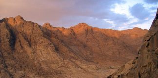 Ngỡ ngàng lạc bước núi thiêng Sinai - 1