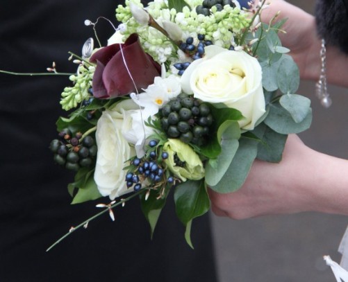 Các cách bó hoa cưới đẹp mang nhiều màu sắc khác nhau 3