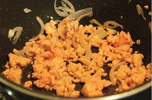 Đơn giản canh củ cải nấu thịt nạc xay  - 3
