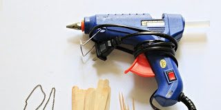 Hướng dẫn làm chiếc ghế xinh xinh từ que kem - 1