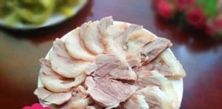 Cách luộc thịt chân giò bó ngon 1