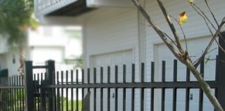 Trang trí hàng rào cho nhà ống