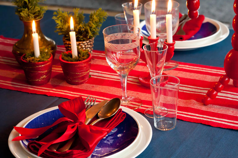 8 cách bày bàn ăn kiểu Âu cho bữa tối Giáng sinh - 4